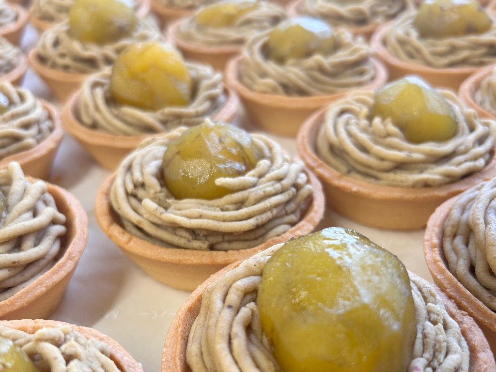 亀岡市からオンラインショップを通じてネットショッピングで手軽に買える和菓子のギフトを提供。